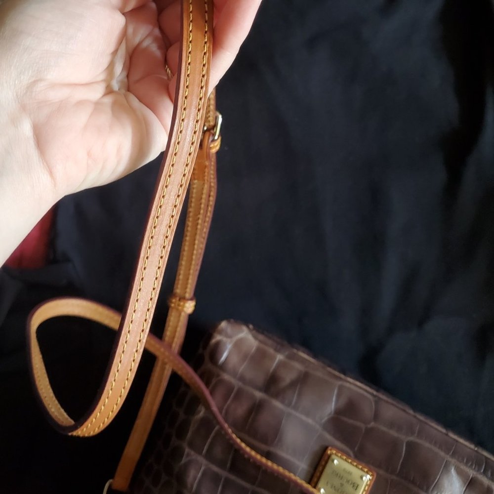 Dooney & Bourke Brown Croc-Embossed Crossbody Bag - Picture 14 of 15